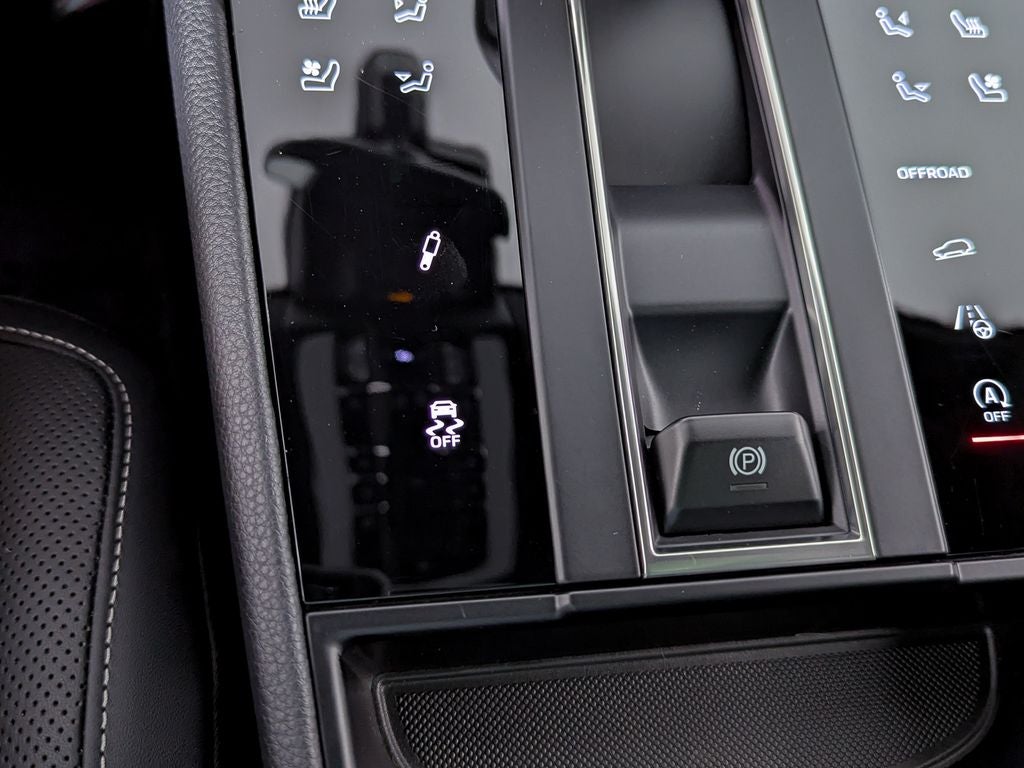 2025 Porsche Macan T