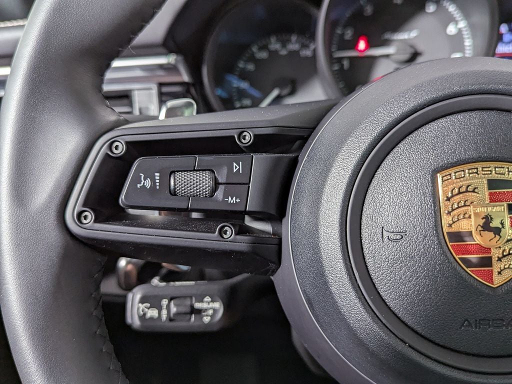 2025 Porsche Macan T