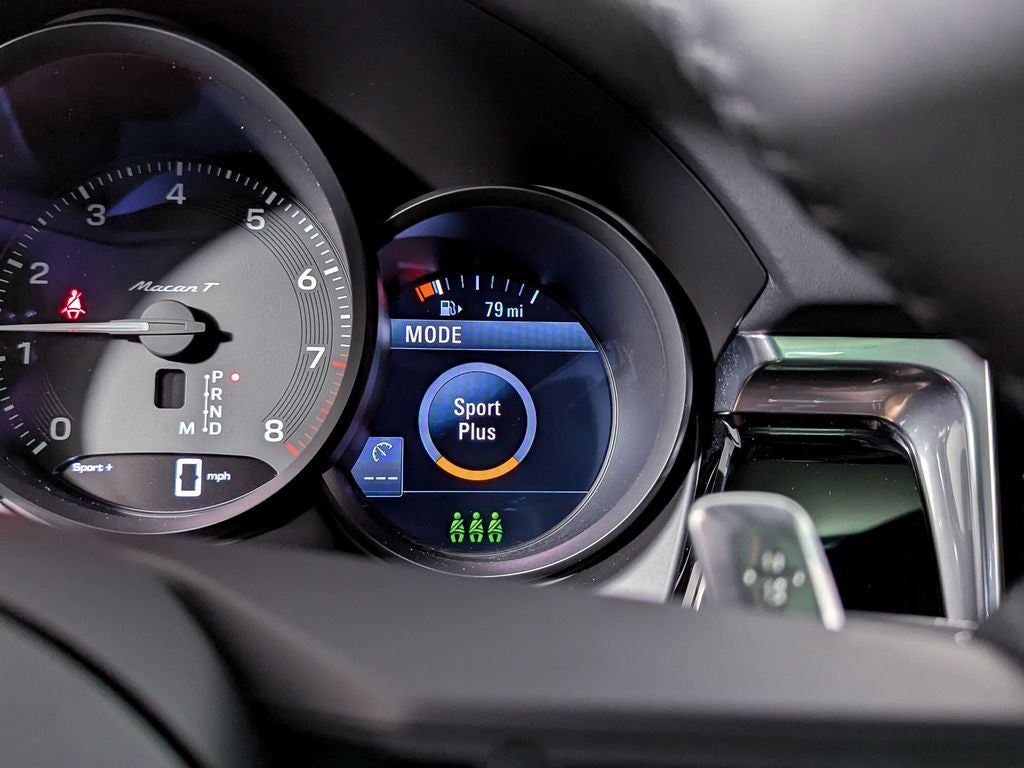 2025 Porsche Macan T