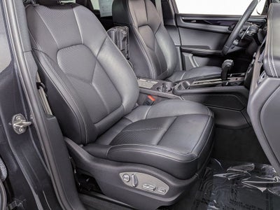 2025 Porsche Macan T