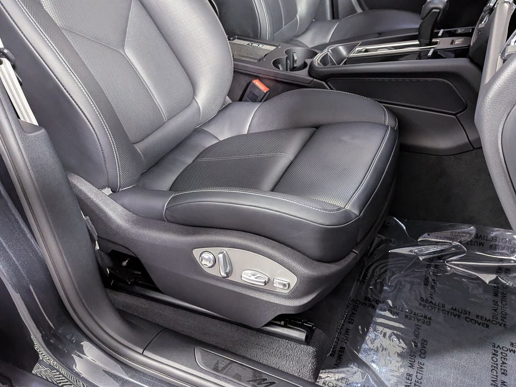 2025 Porsche Macan T