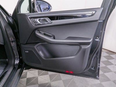2025 Porsche Macan T