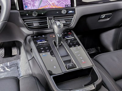 2025 Porsche Macan T
