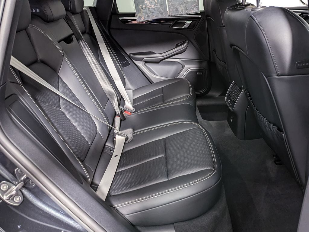 2025 Porsche Macan T