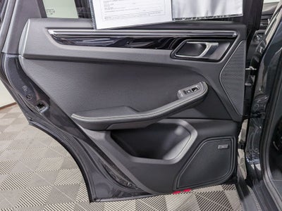 2025 Porsche Macan T