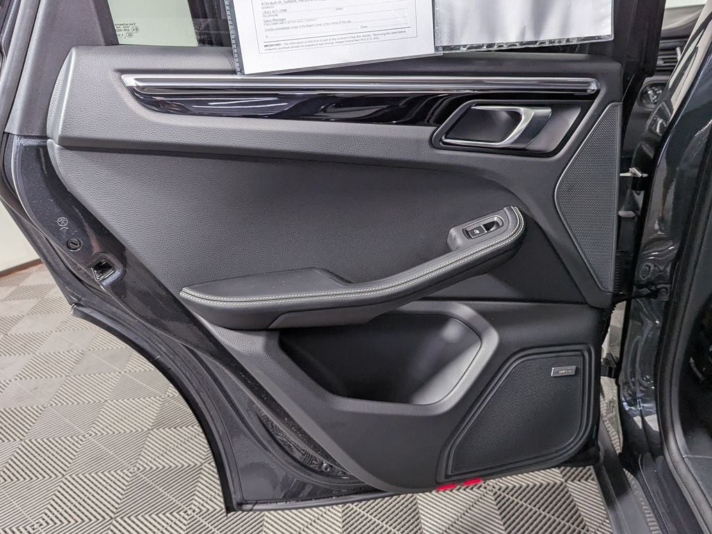 2025 Porsche Macan T