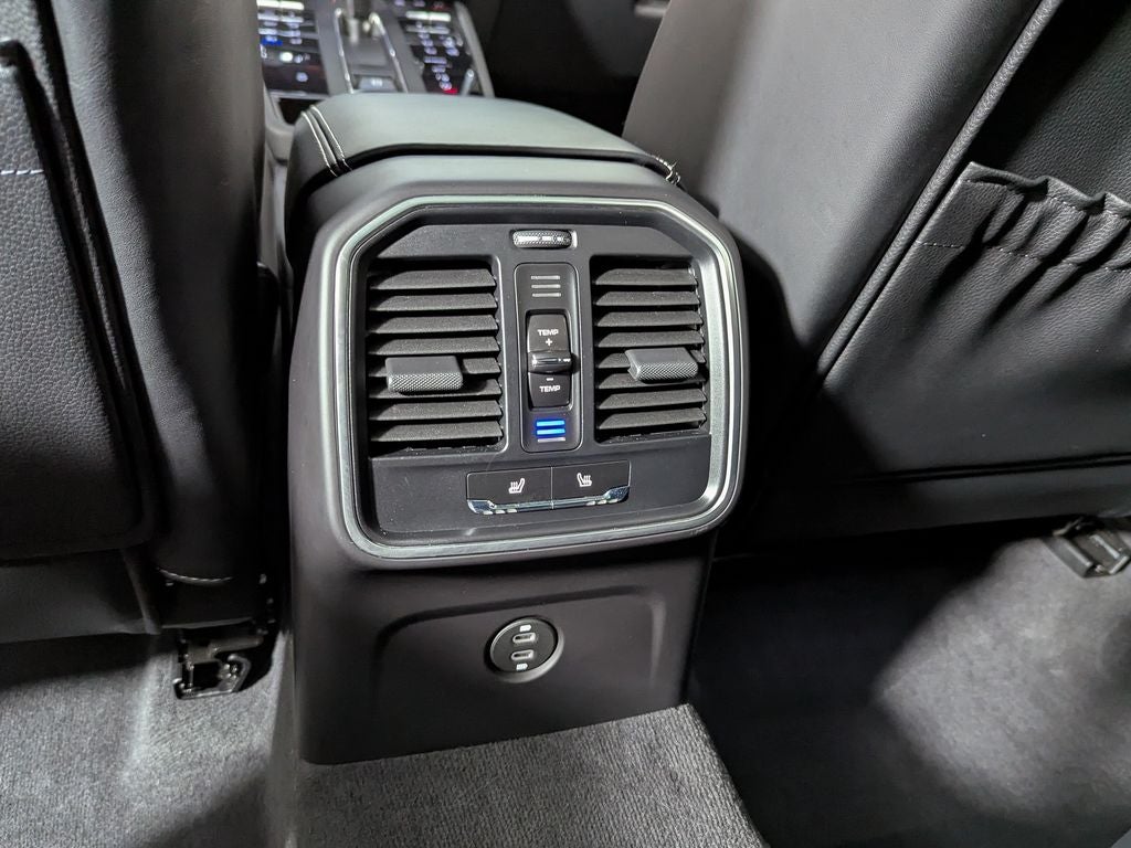 2025 Porsche Macan T