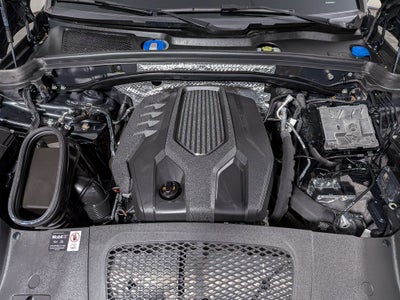 2025 Porsche Macan T