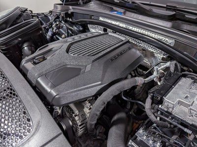 2025 Porsche Macan T