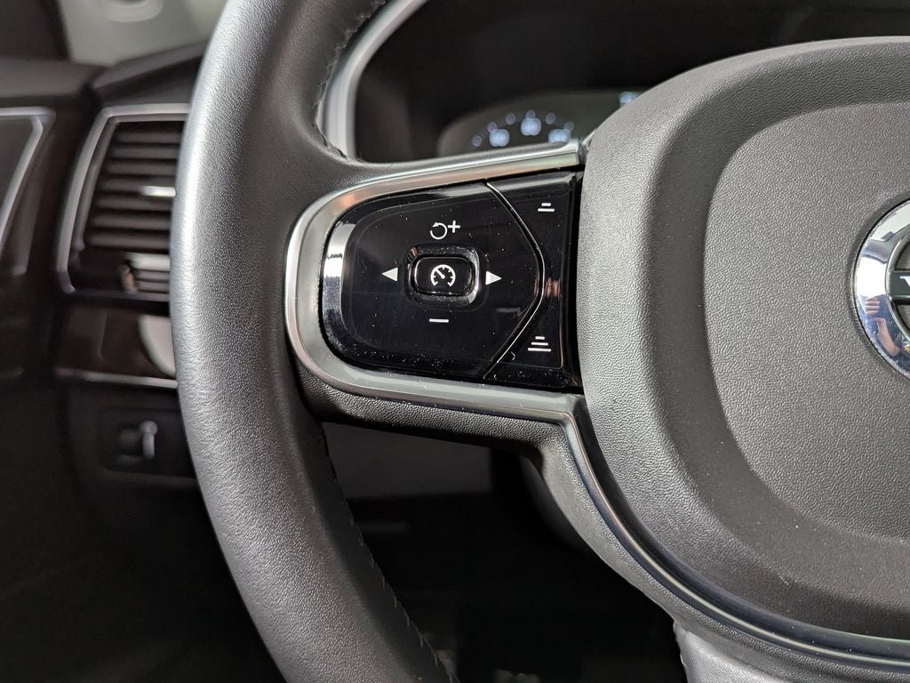 2016 Volvo XC90 T6 Momentum