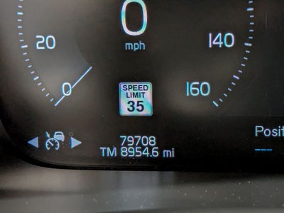 2016 Volvo XC90 T6 Momentum