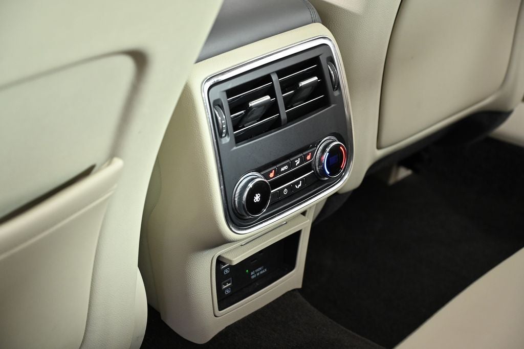 2017 Lincoln Continental Base