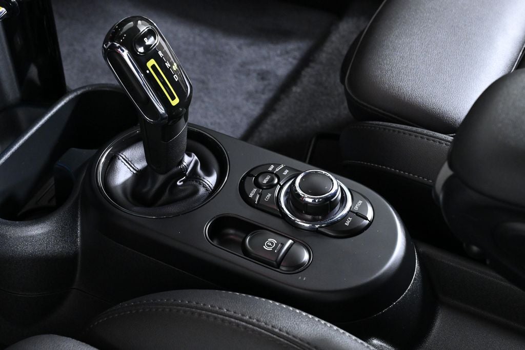 2023 MINI Cooper Cooper SE Signature