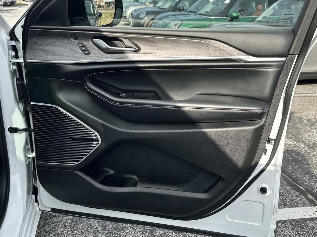 2022 Jeep Grand Cherokee Overland 4WD