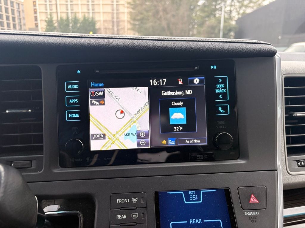 2016 Toyota Sienna XLE 7 Passenger