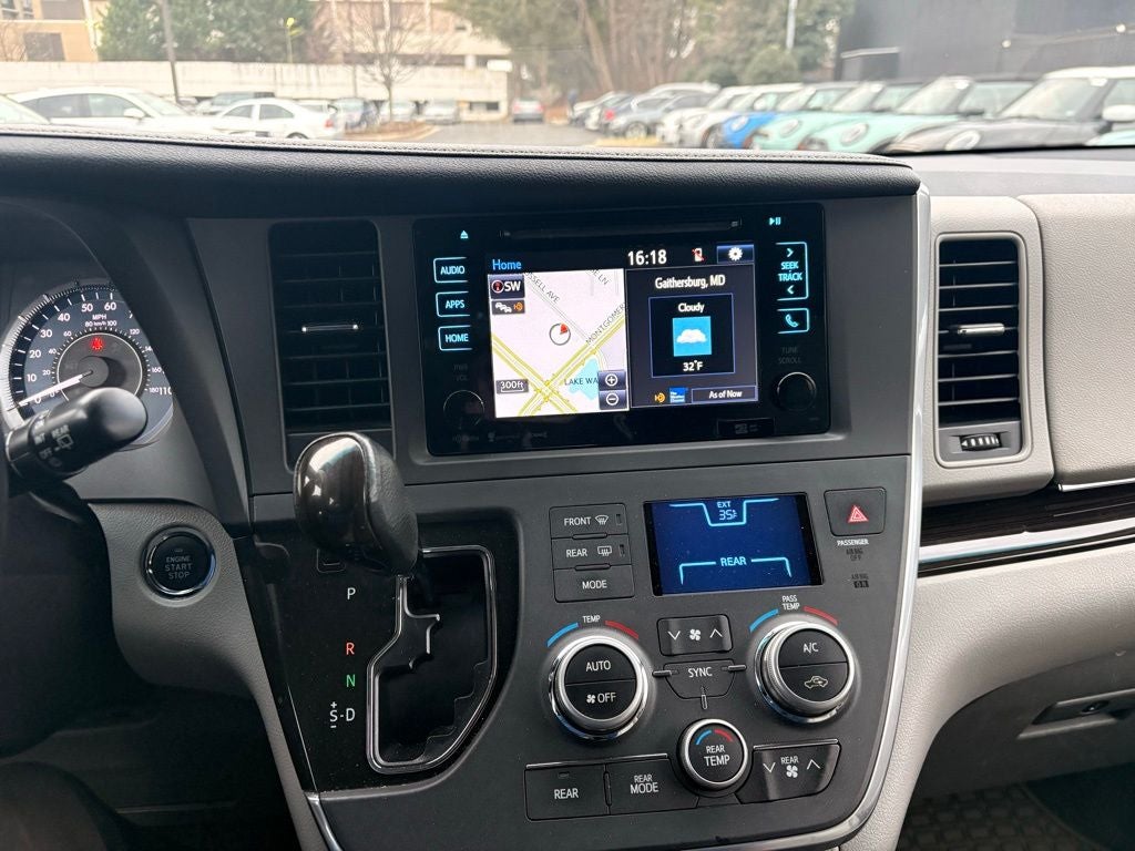 2016 Toyota Sienna XLE 7 Passenger