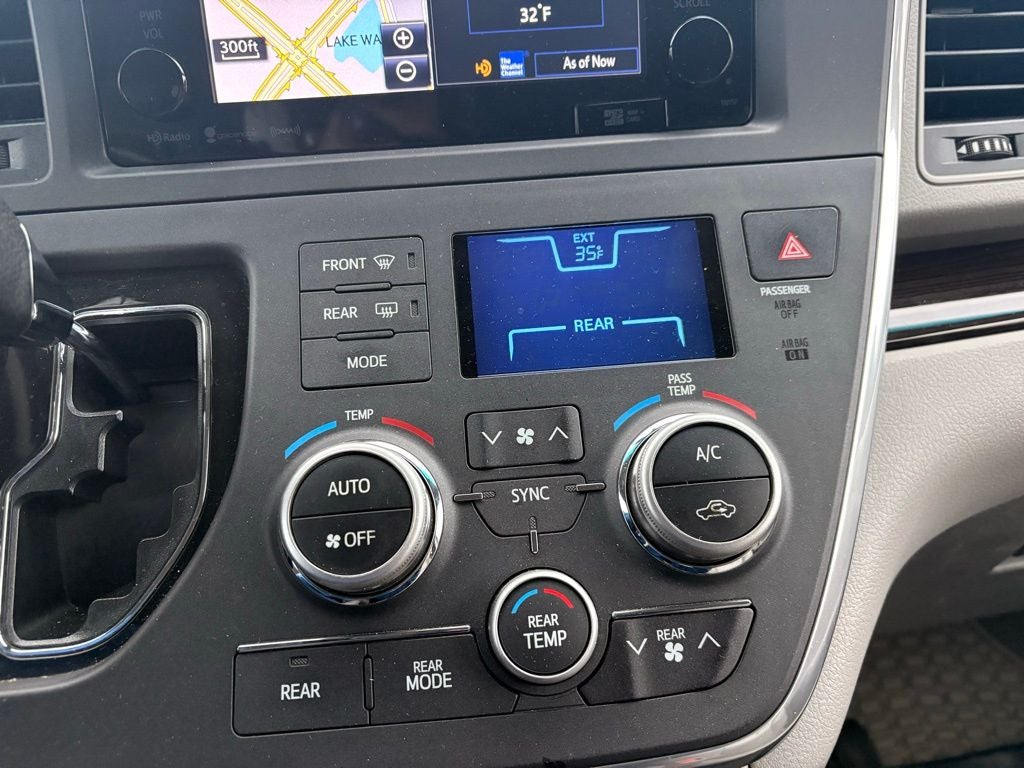 2016 Toyota Sienna XLE 7 Passenger