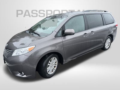 2013 Toyota Sienna XLE Mobility Auto Access