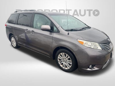 2013 Toyota Sienna XLE Mobility Auto Access