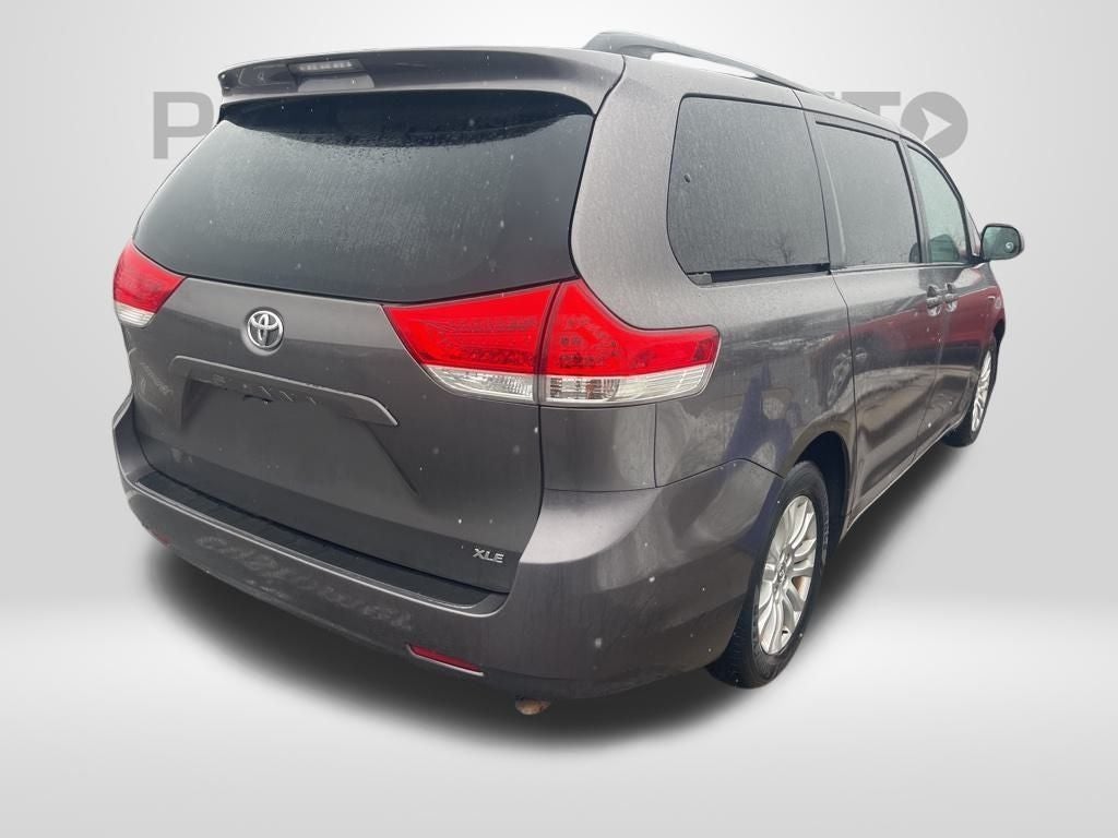 2013 Toyota Sienna XLE Mobility Auto Access