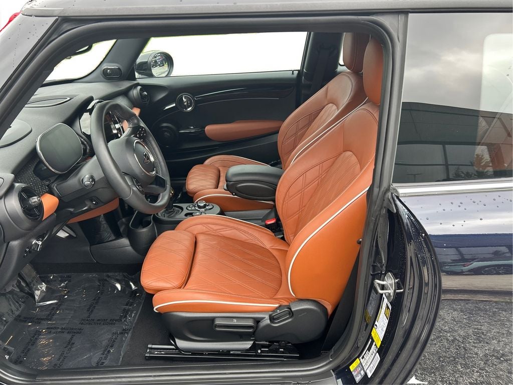 2024 MINI Cooper SE Electric Iconic