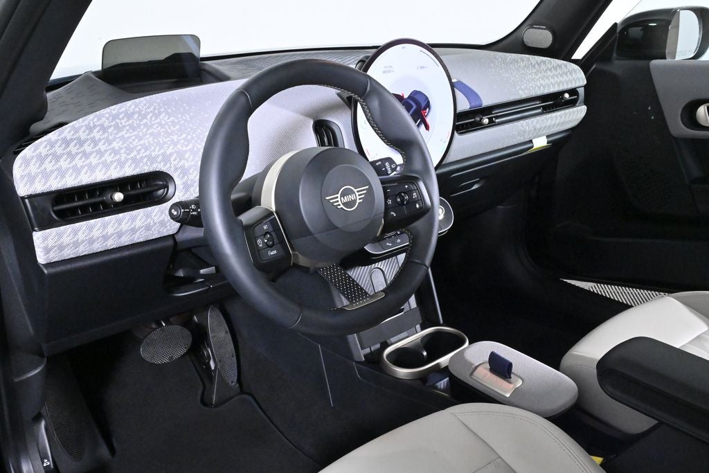 2025 MINI Cooper S Signature Plus Hardtop 2 Door