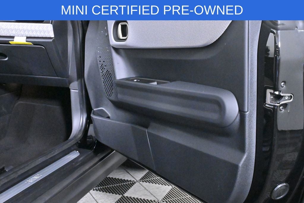 2025 MINI Cooper S Signature Plus Hardtop 2 Door