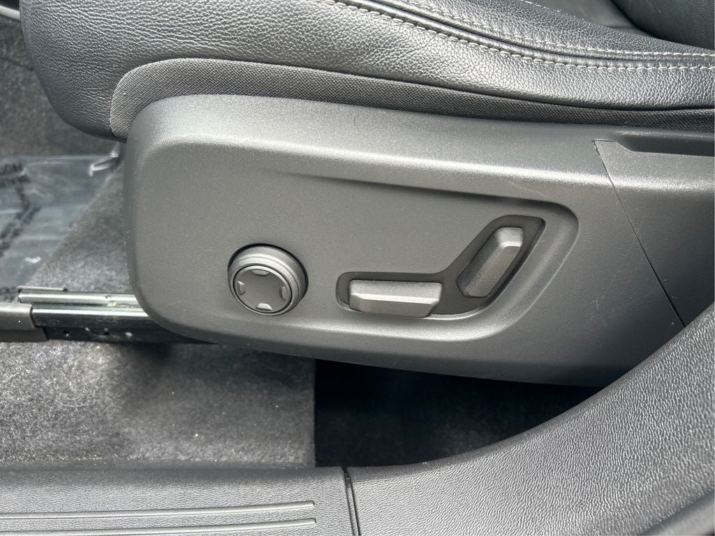 2020 Volvo XC40 Momentum AWD