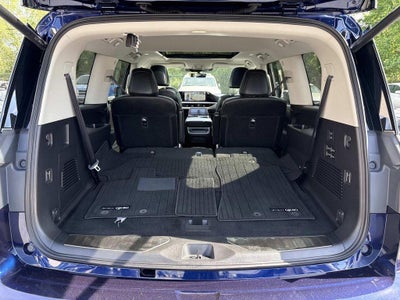 2025 INFINITI QX80 LUXE
