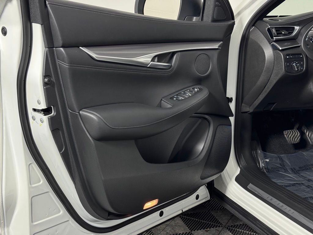 2023 INFINITI QX55 LUXE