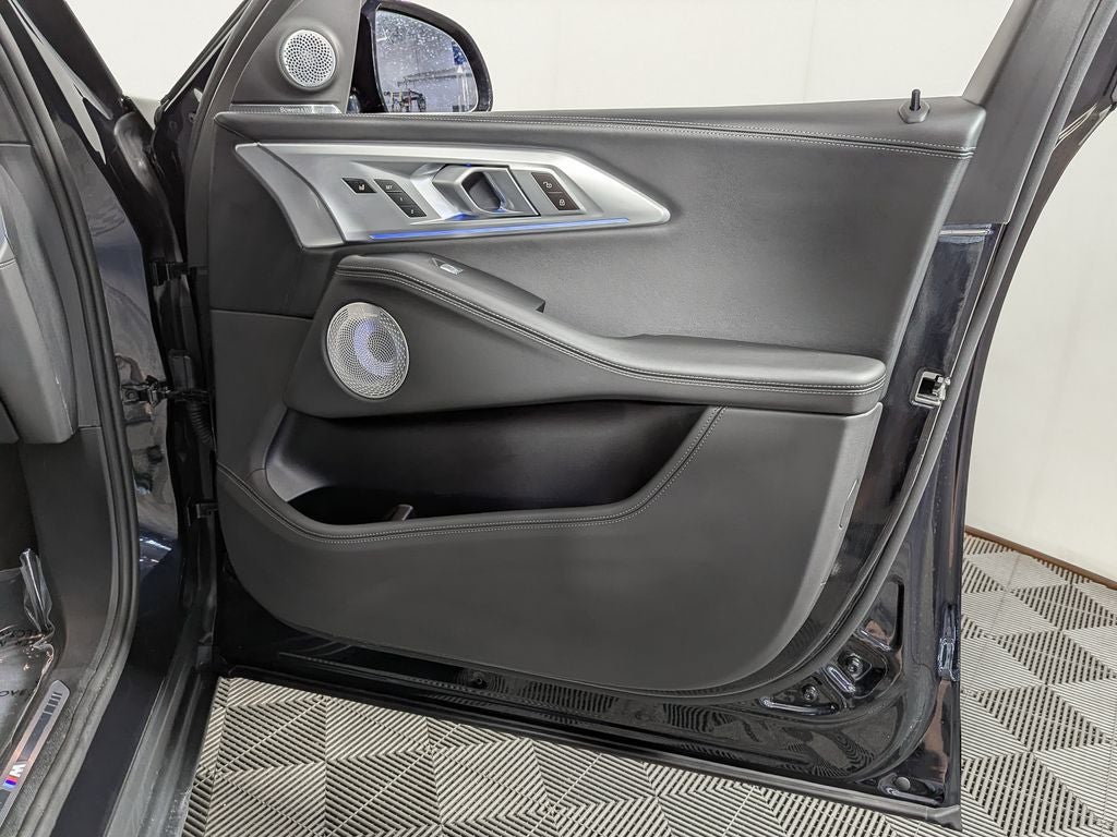 2025 BMW XM Base