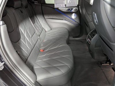 2025 BMW XM Base