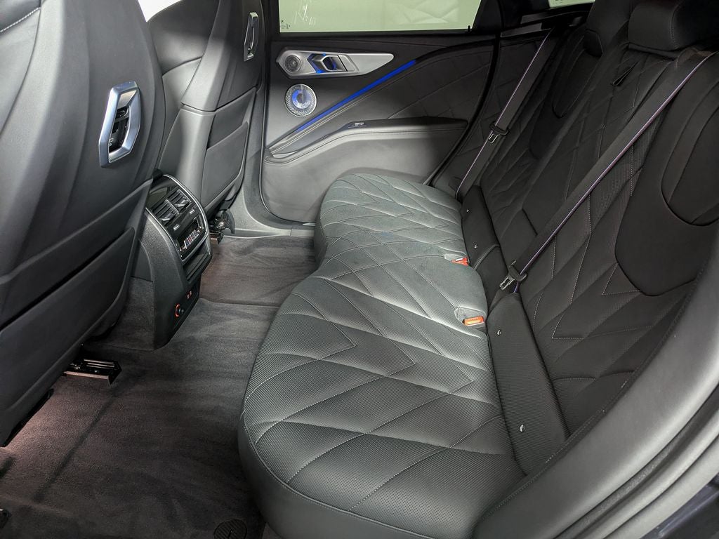 2025 BMW XM Base