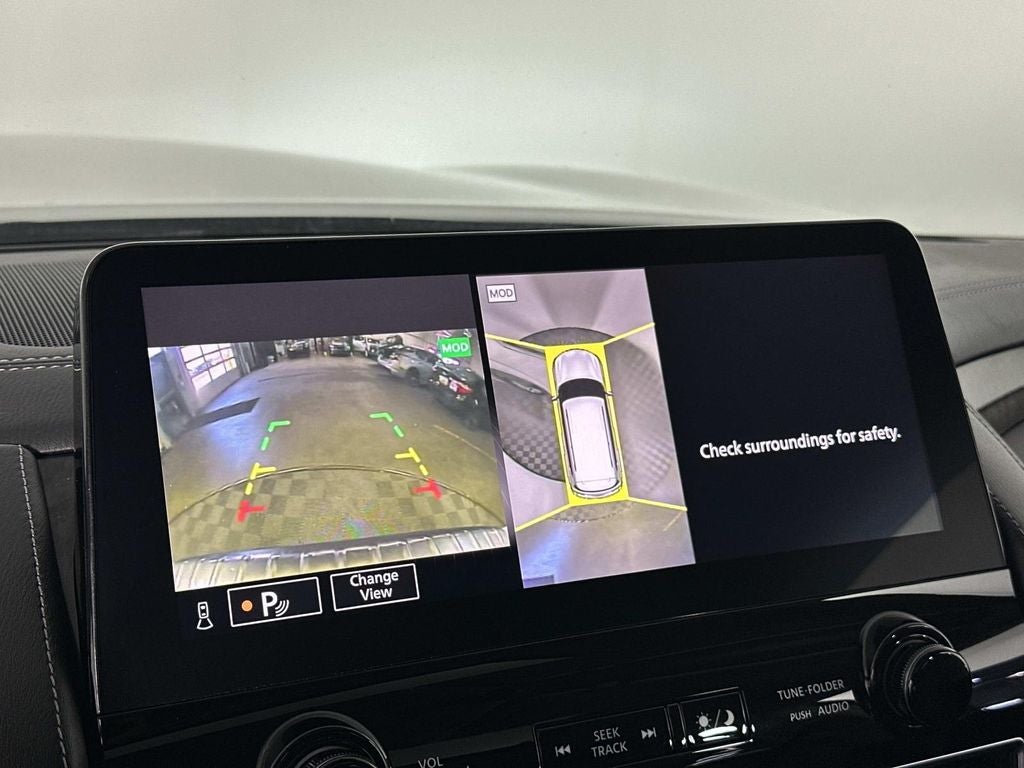 2024 INFINITI QX80 LUXE