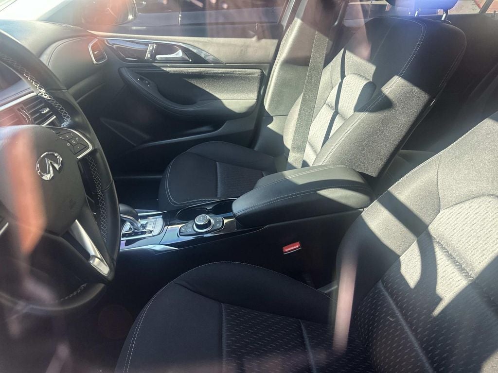 2018 INFINITI QX30 Base