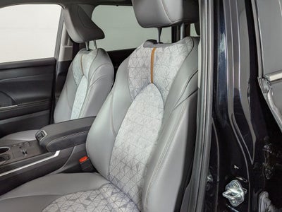2023 Toyota Highlander Hybrid Bronze Edition