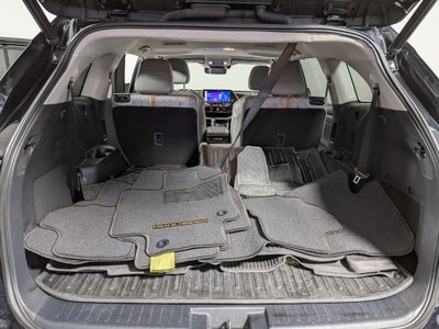 2023 Toyota Highlander Hybrid Bronze Edition