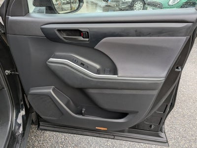 2021 Toyota Highlander LE