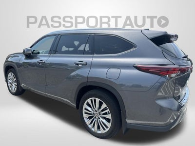 2024 Toyota Highlander Hybrid Platinum