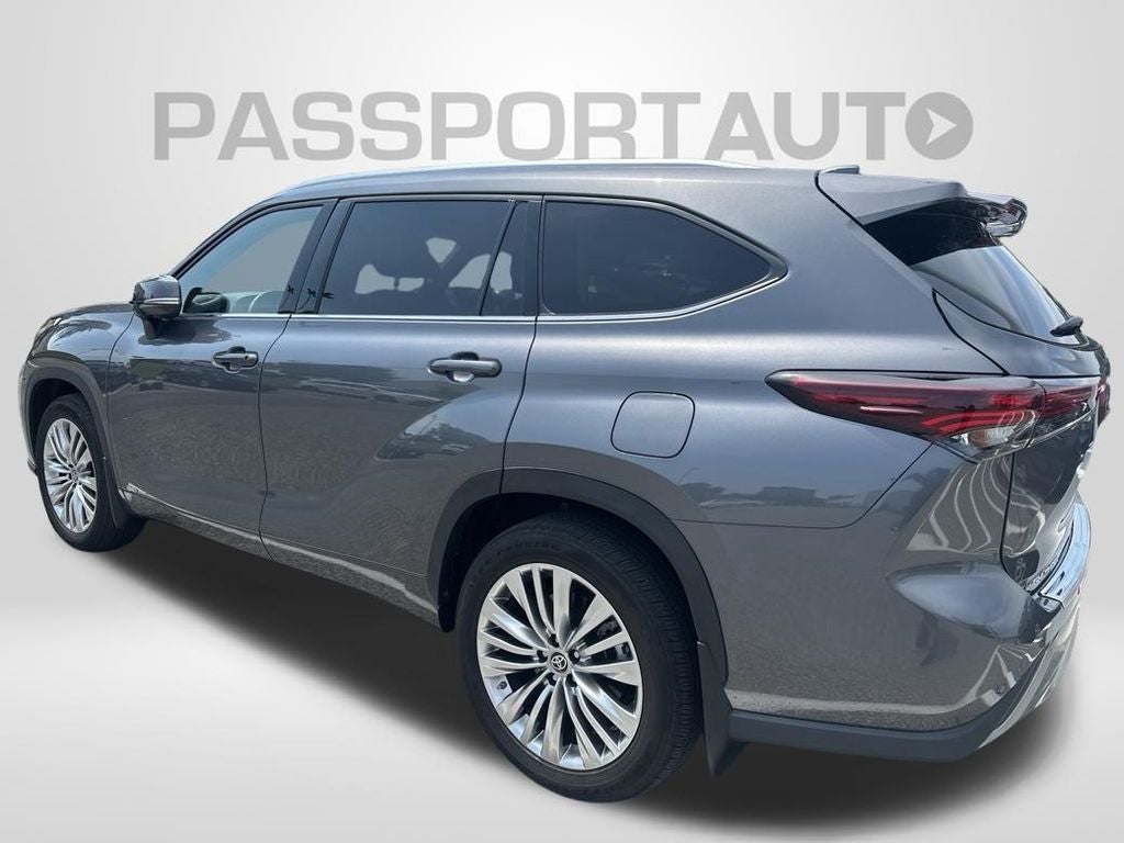 2024 Toyota Highlander Hybrid Platinum