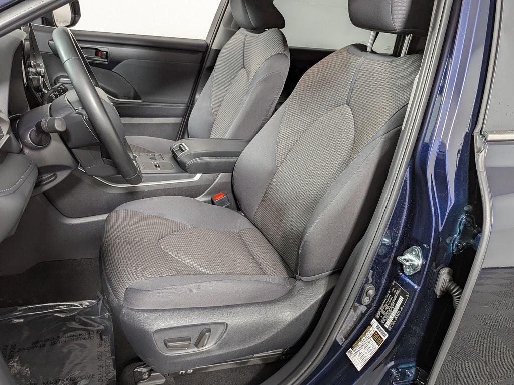 2025 Toyota Highlander LE