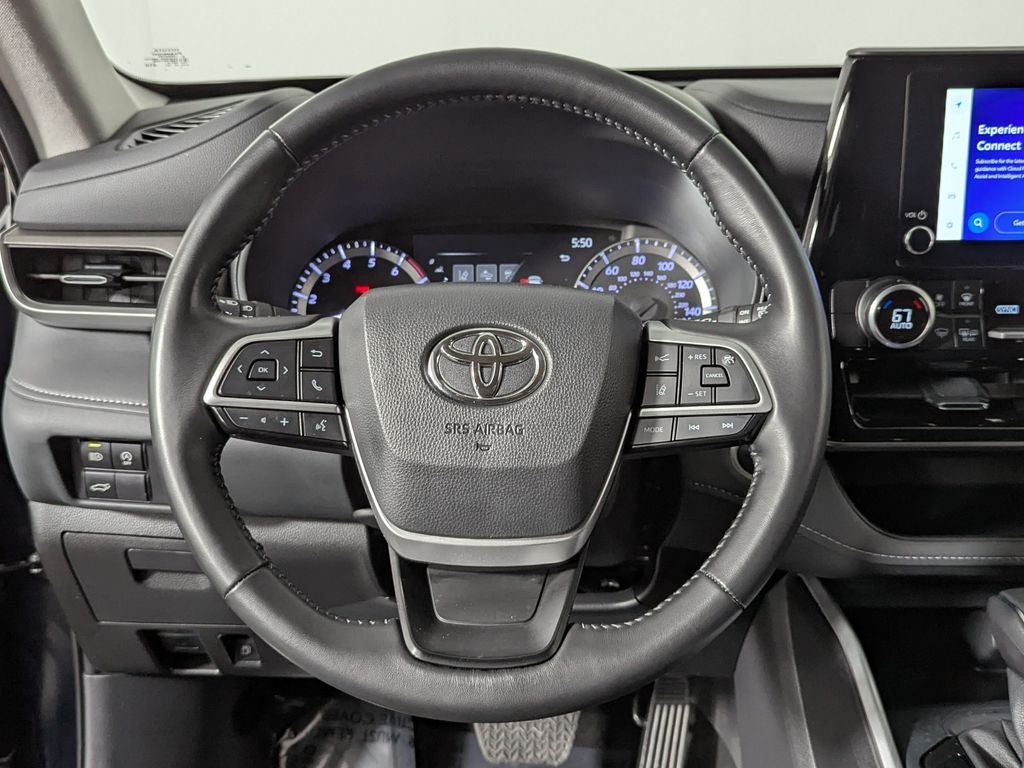 2025 Toyota Highlander LE