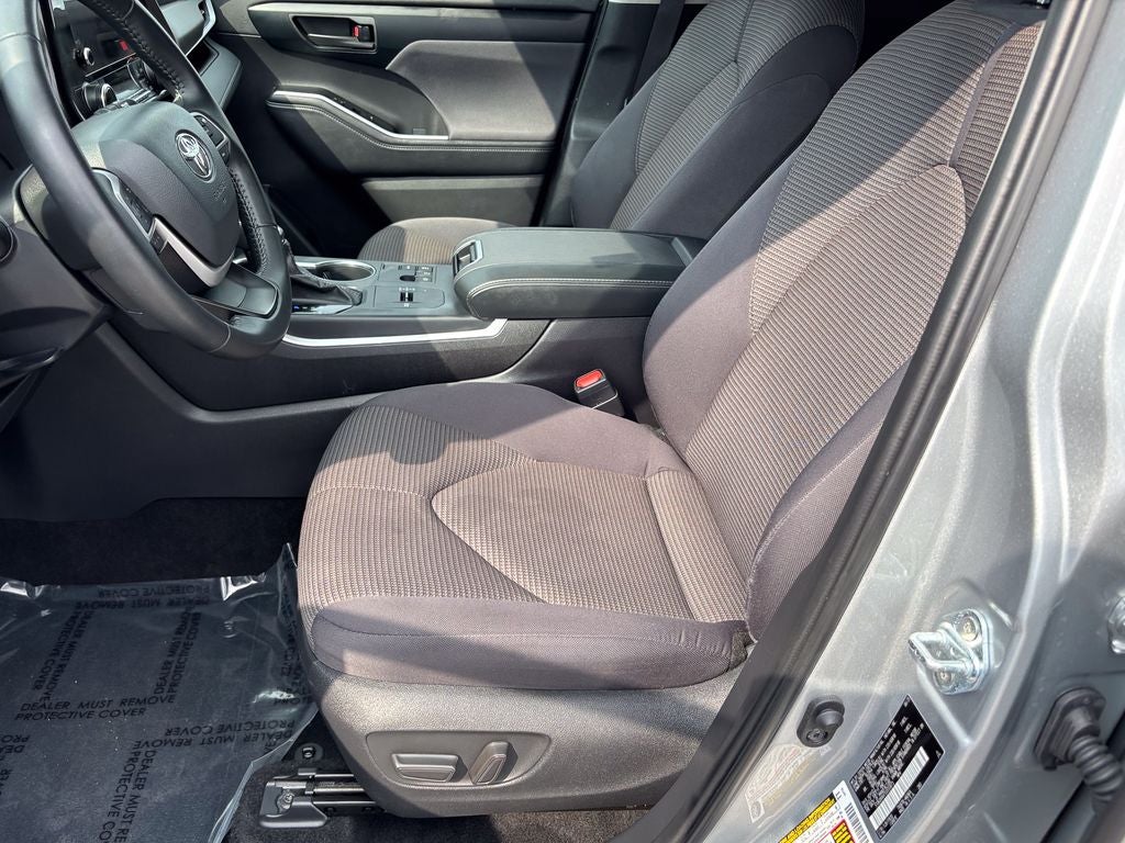 2025 Toyota Highlander LE