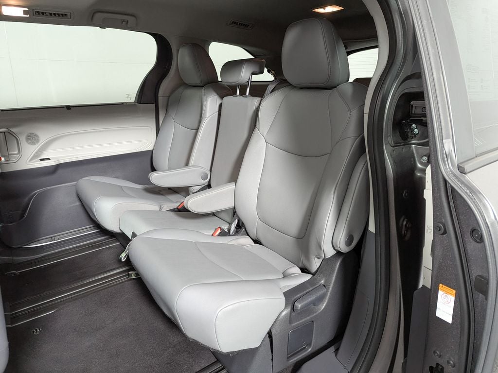 2024 Toyota Sienna XLE 8 Passenger