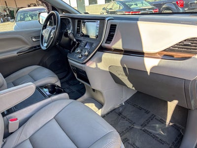 2019 Toyota Sienna XLE 8 Passenger