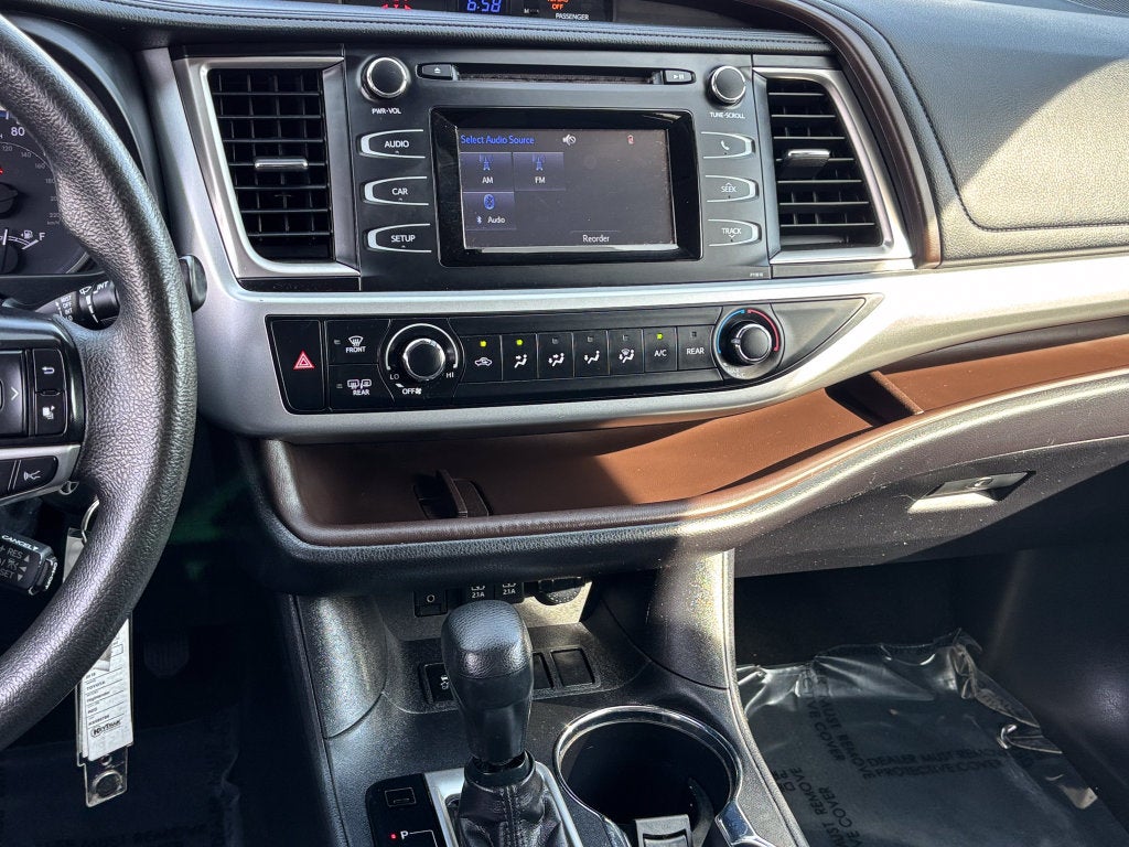 2019 Toyota Highlander LE