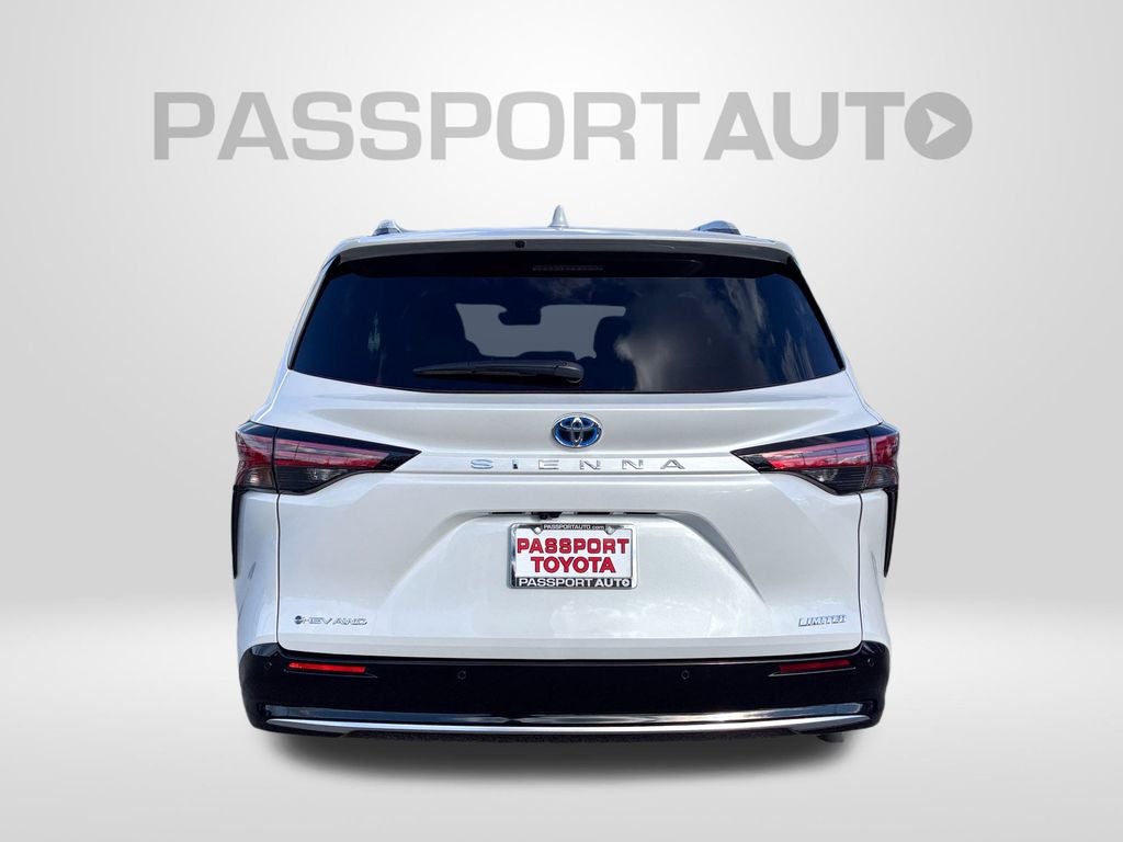 2025 Toyota Sienna Limited 7 Passenger
