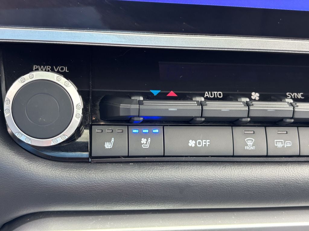 2023 Toyota Tundra Platinum