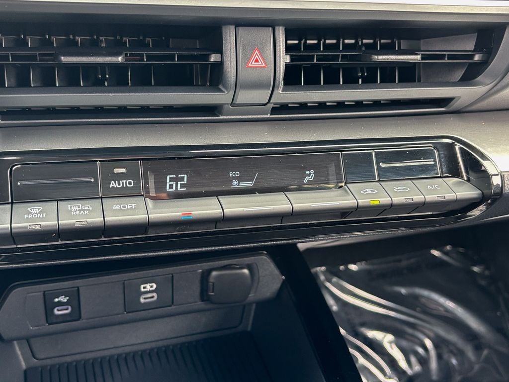 2025 Toyota Prius LE